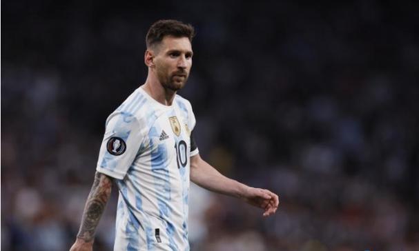 中国团队造出“气动不倒翁”：241毫克飞